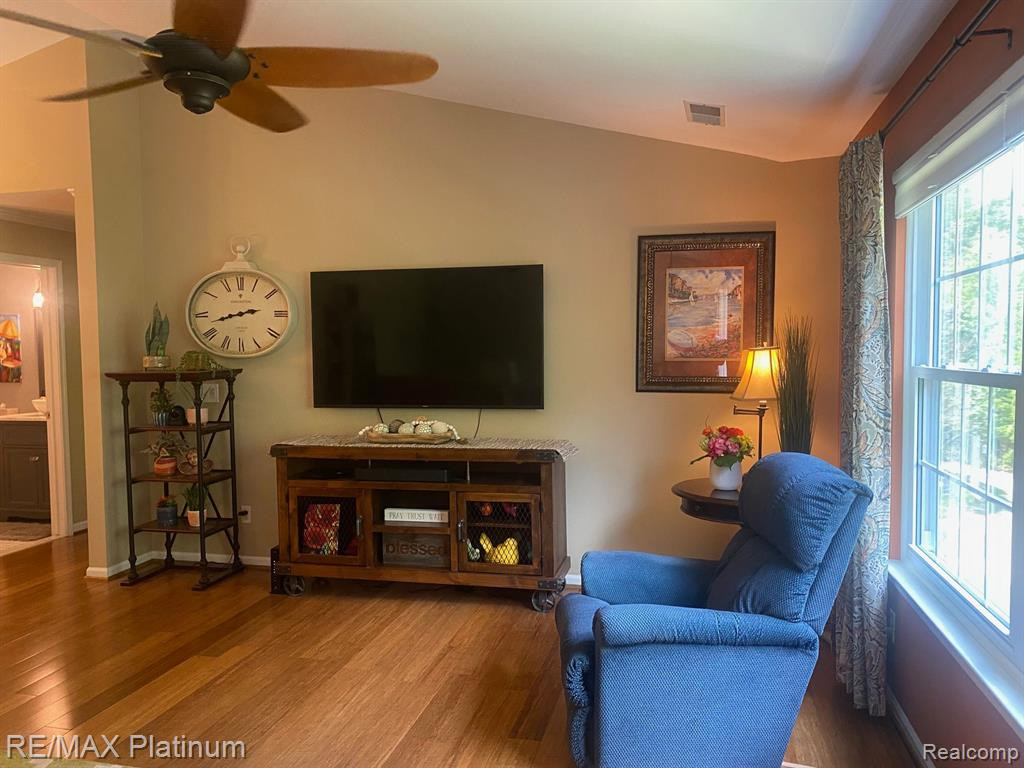 3088 KNEELAND Circle, 23, Howell, MI 48843 — Photo 3