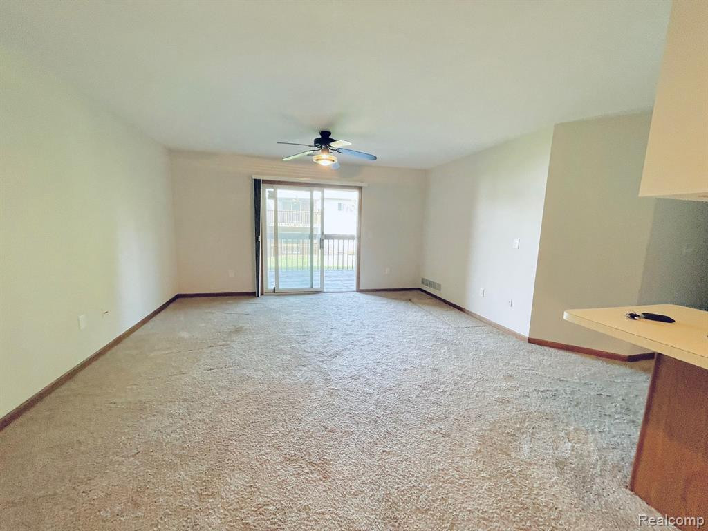 1345 HARBOUR Boulevard, 99, Trenton, MI 48183 — Photo 3