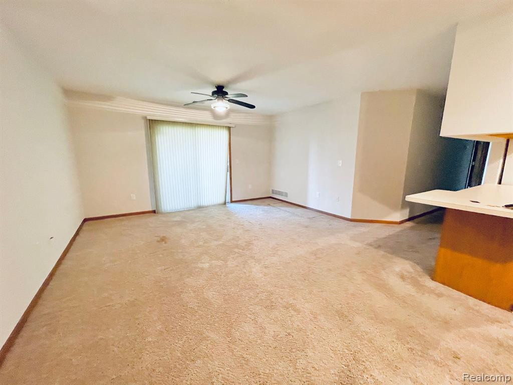 1345 HARBOUR Boulevard, 99, Trenton, MI 48183 — Photo 5