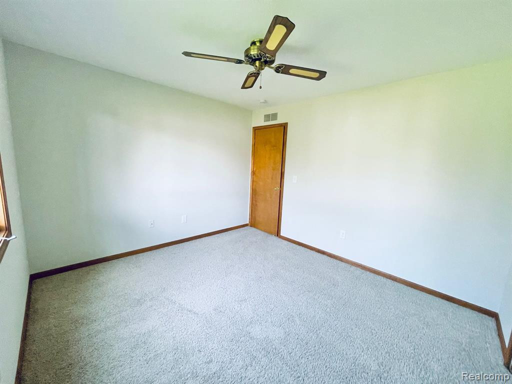 1345 HARBOUR Boulevard, 99, Trenton, MI 48183 — Photo 8