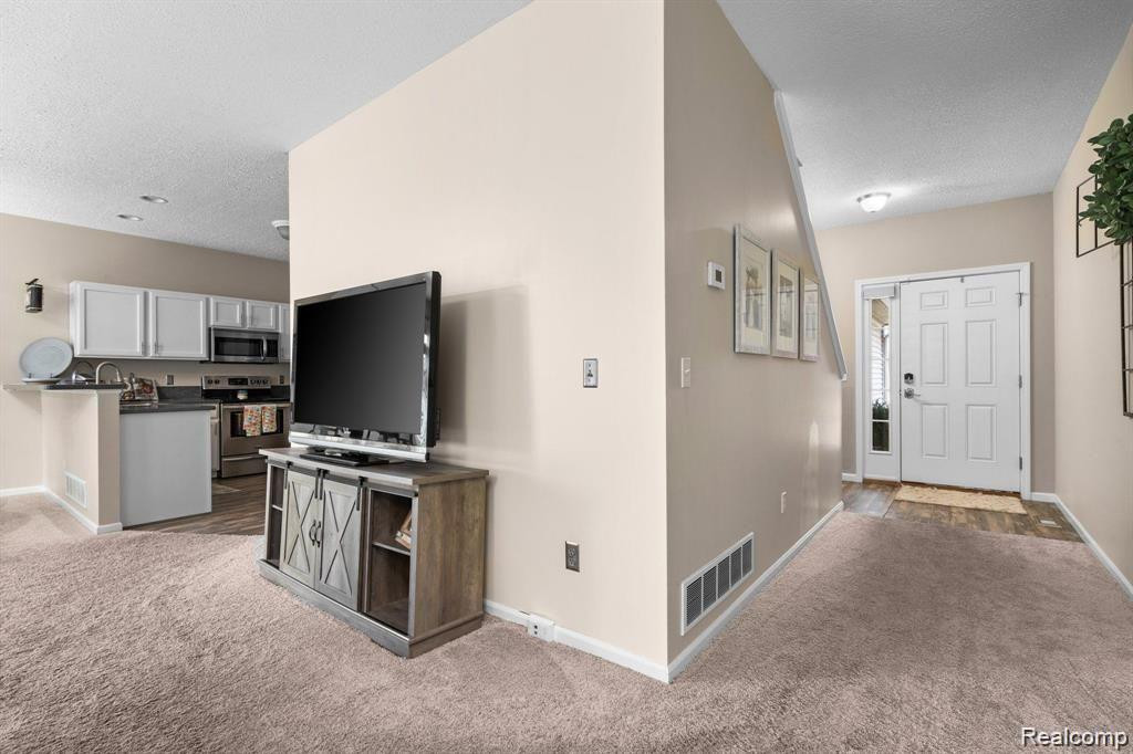 2558 KATSURA LN, Howell, MI 48855 — Photo 18