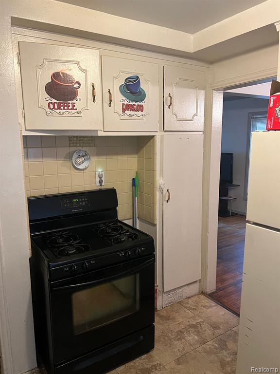 7649-7651 CURTIS Street, Detroit, MI 48221 — Photo 8