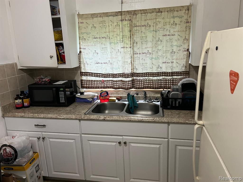 7649-7651 CURTIS Street, Detroit, MI 48221 — Photo 20