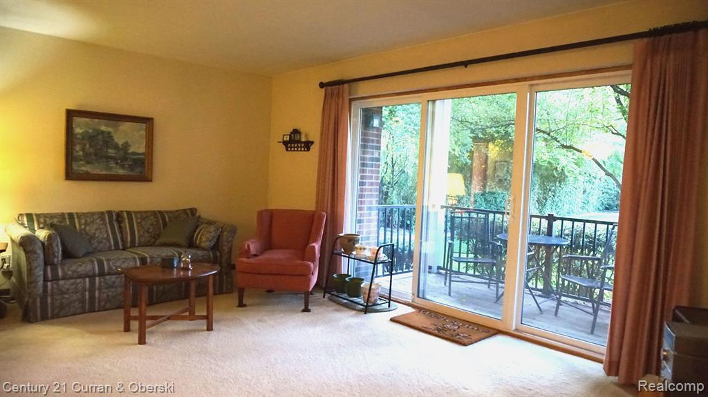 29545 BOBRICH Street, 45, Livonia, MI 48152 — Photo 2