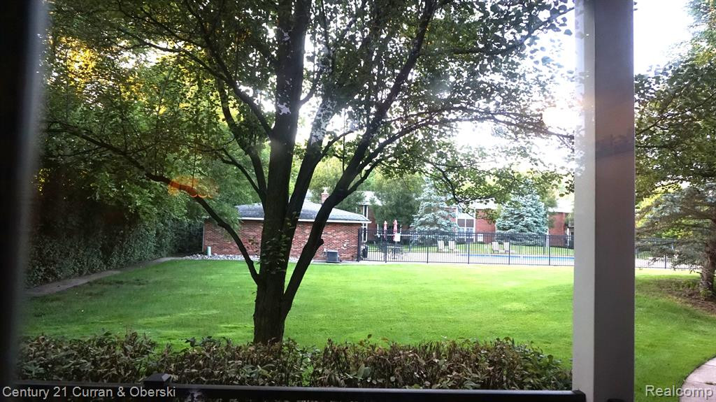 29545 BOBRICH Street, 45, Livonia, MI 48152 — Photo 6