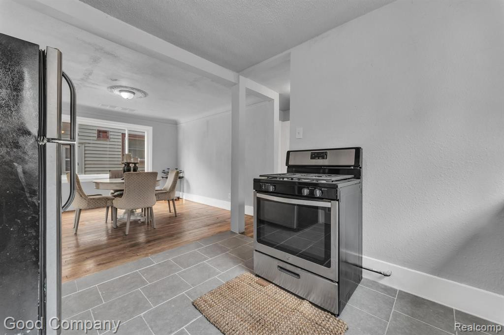 5104 HAVERHILL Street, Detroit, MI 48224 — Photo 9