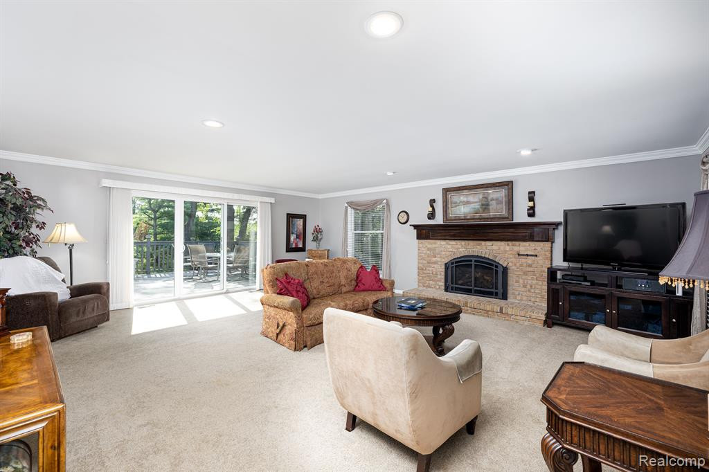 3676 HURON Court, Ann Arbor, MI 48103 — Photo 8