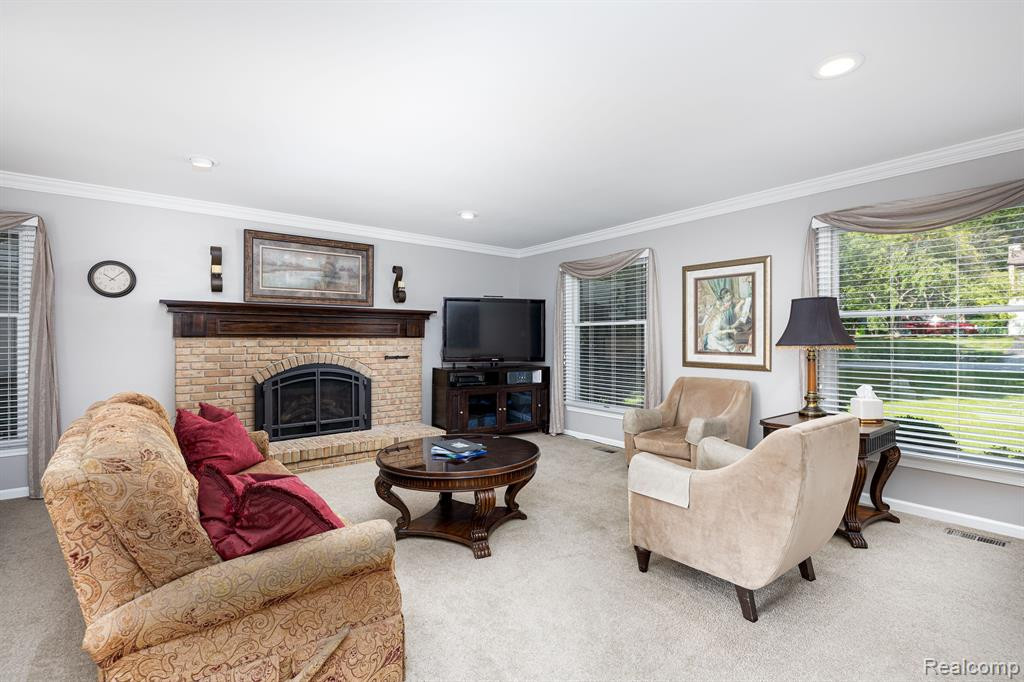 3676 HURON Court, Ann Arbor, MI 48103 — Photo 9
