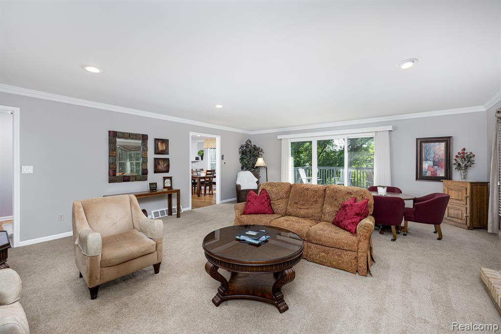 3676 HURON Court, Ann Arbor, MI 48103 — Photo 10