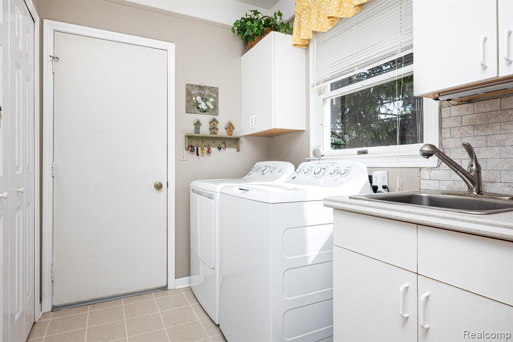 3676 HURON Court, Ann Arbor, MI 48103 — Photo 17