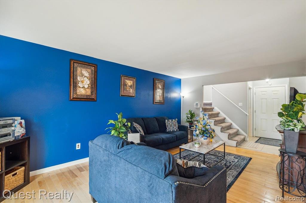 24675 OLDE ORCHARD Street, Novi, MI — Photo 8