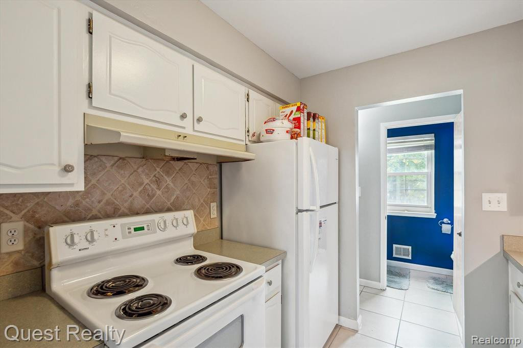 24675 OLDE ORCHARD Street, Novi, MI — Photo 16