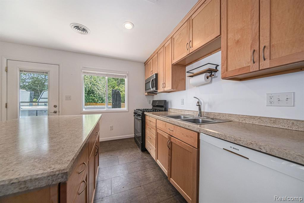 3544 OAKWOOD Street, Ann Arbor, MI 48104 — Photo 5