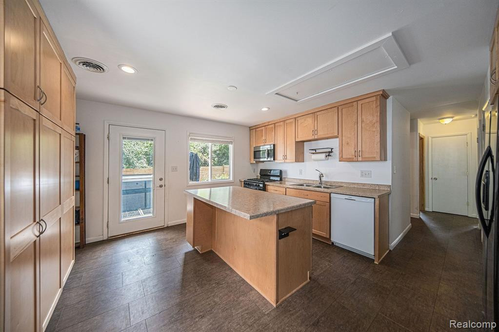 3544 OAKWOOD Street, Ann Arbor, MI 48104 — Photo 7