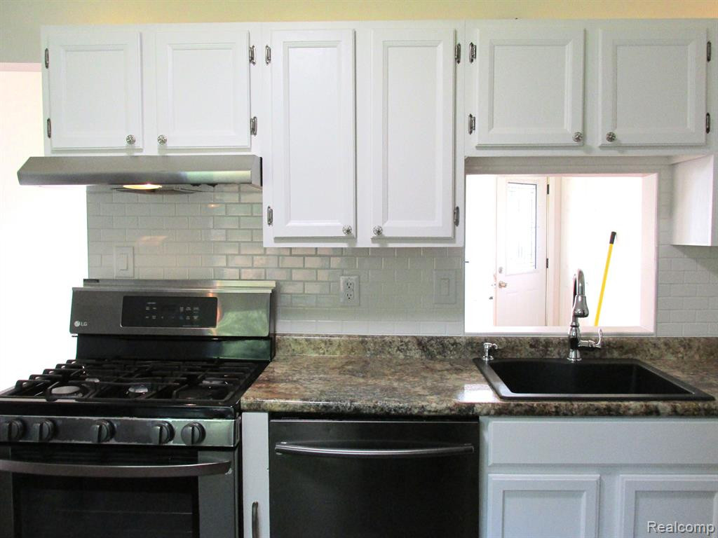 1592 HARVEST Lane, Ypsilanti, MI 48198 — Photo 14