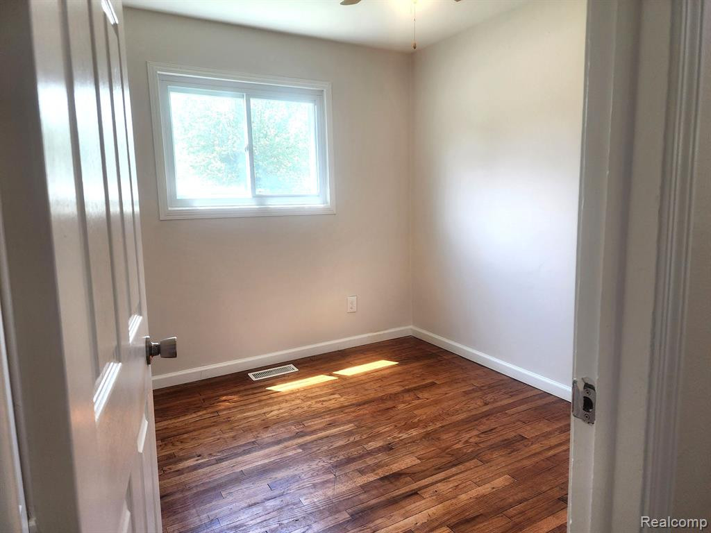 1592 HARVEST Lane, Ypsilanti, MI 48198 — Photo 22