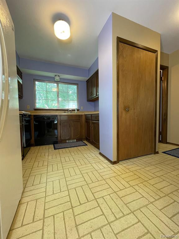 23600 TORREY Street, Armada, MI — Photo 4