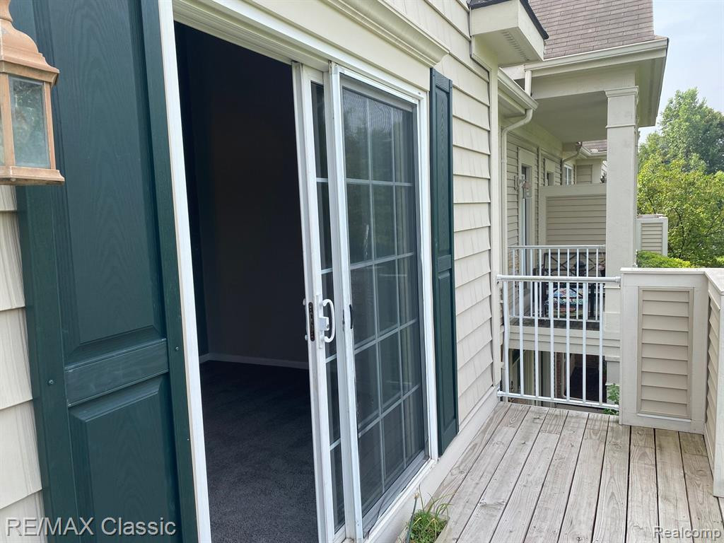 2174 PINECROFT Drive, Canton, MI 48188 — Photo 10