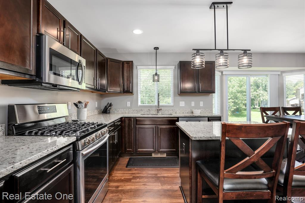 37492 S Dianne Lane, New Boston, MI 48164 — Photo 7