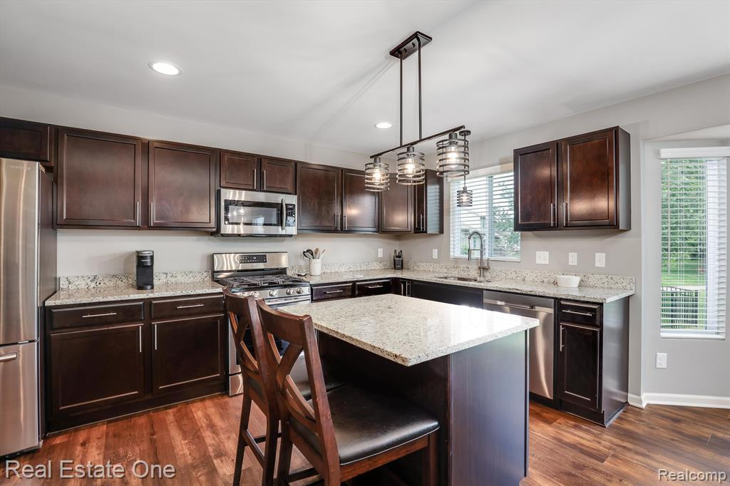 37492 S Dianne Lane, New Boston, MI 48164 — Photo 8