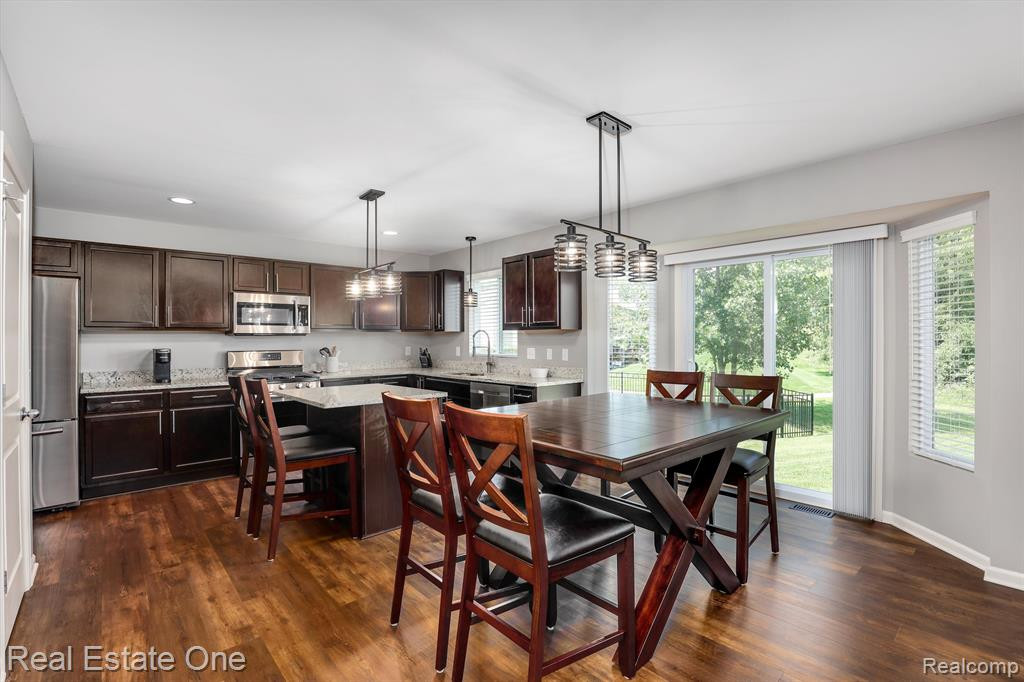 37492 S Dianne Lane, New Boston, MI 48164 — Photo 10