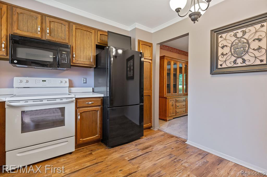 3980 Old Creek Road, Troy, MI 48084 — Photo 4