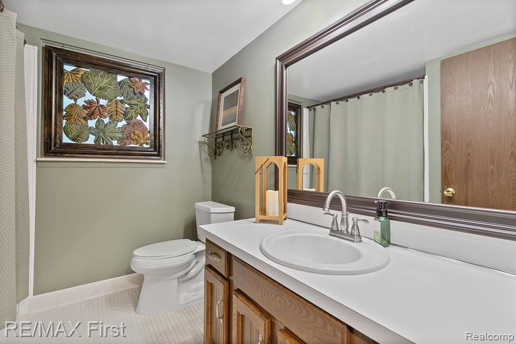 3980 Old Creek Road, Troy, MI 48084 — Photo 8