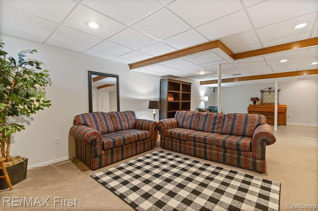 3980 Old Creek Road, Troy, MI 48084 — Photo 18