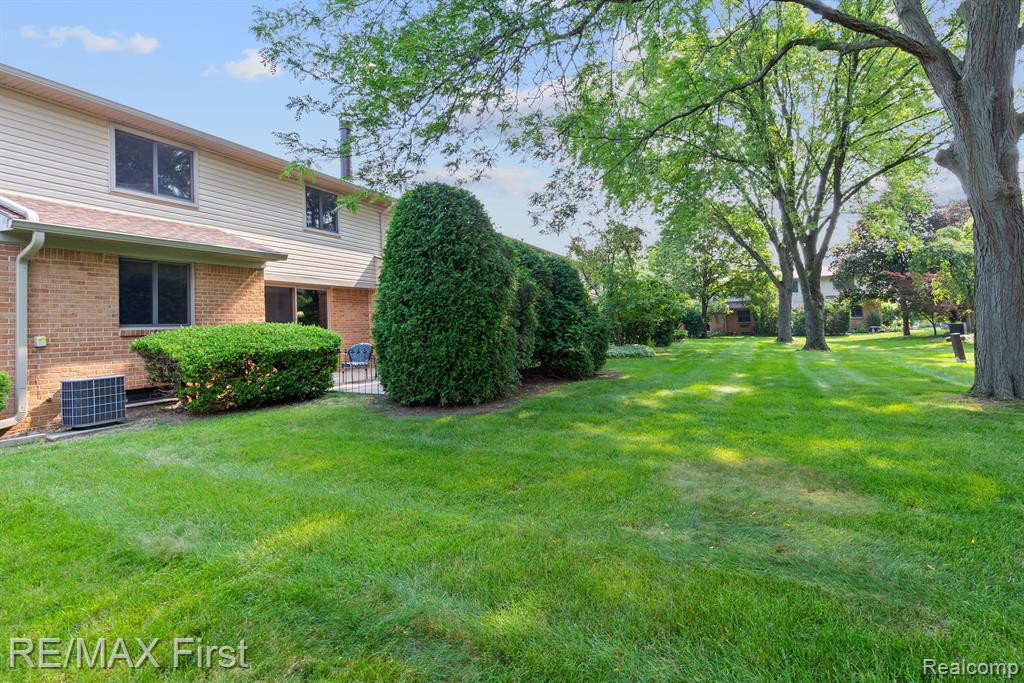 3980 Old Creek Road, Troy, MI 48084 — Photo 24