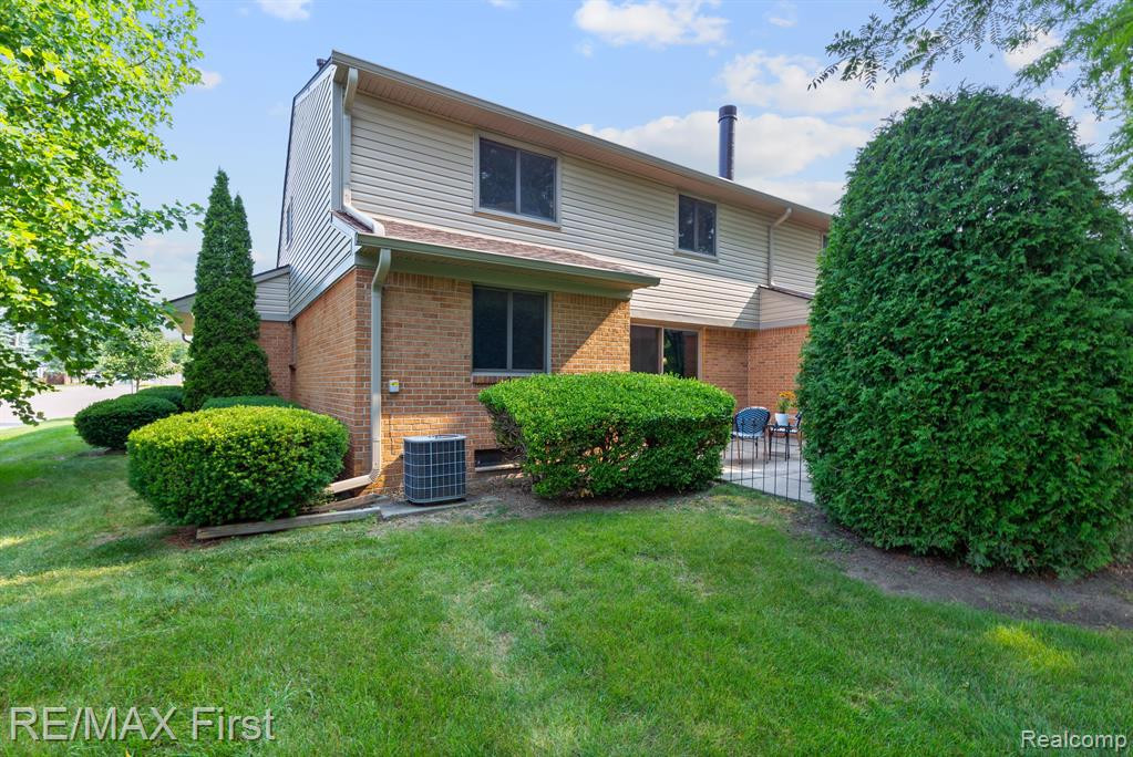 3980 Old Creek Road, Troy, MI 48084 — Photo 25