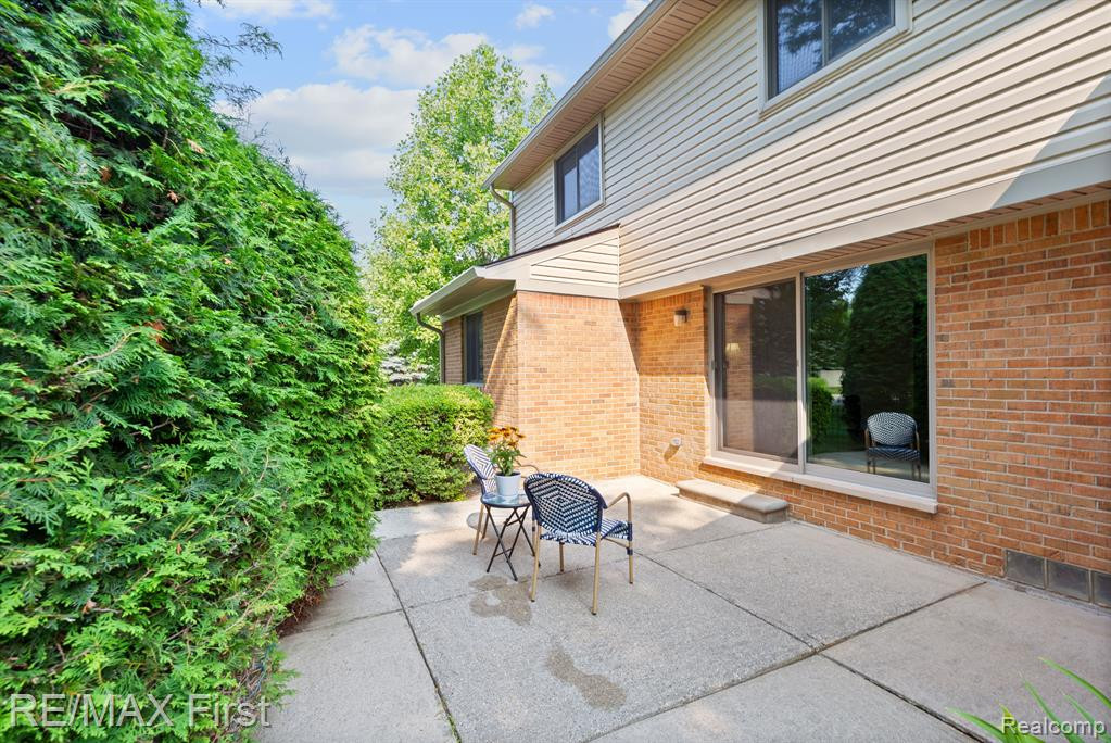 3980 Old Creek Road, Troy, MI 48084 — Photo 26