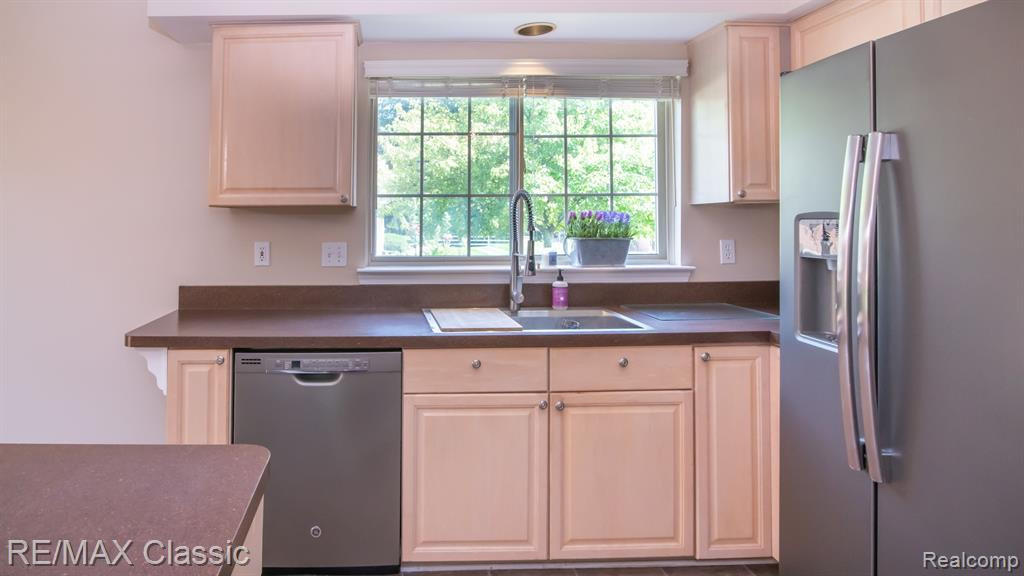 2163 FAIRWAY Circle, Canton, MI 48188 — Photo 10