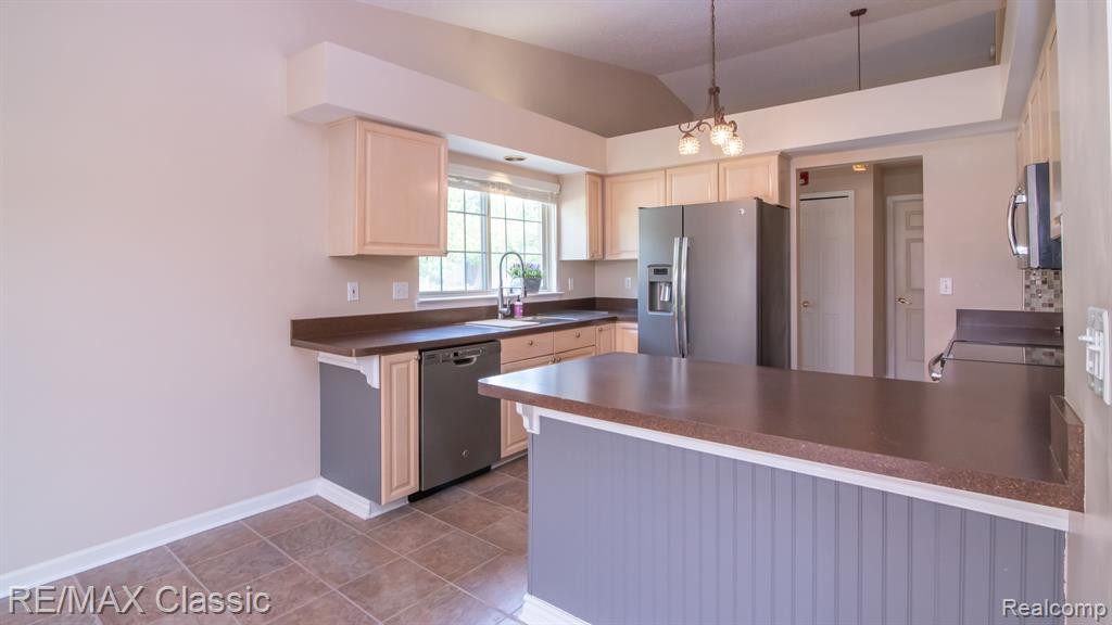 2163 FAIRWAY Circle, Canton, MI 48188 — Photo 13