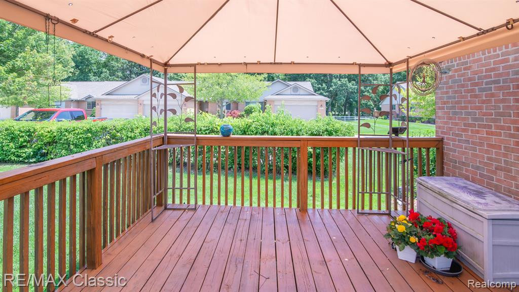 2163 FAIRWAY Circle, Canton, MI 48188 — Photo 16
