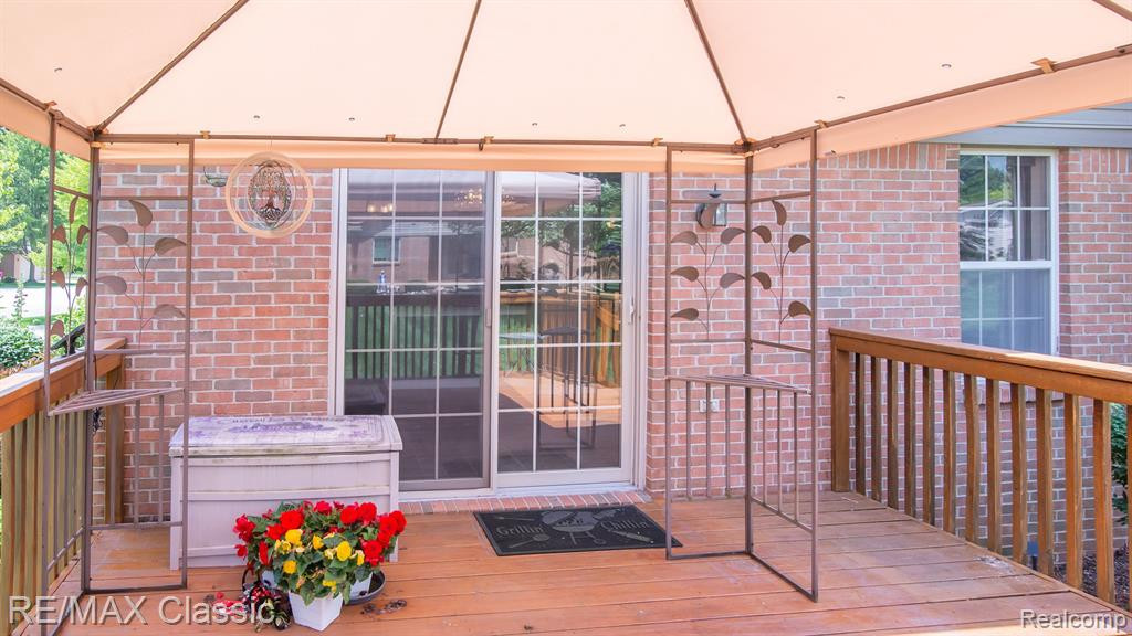 2163 FAIRWAY Circle, Canton, MI 48188 — Photo 17