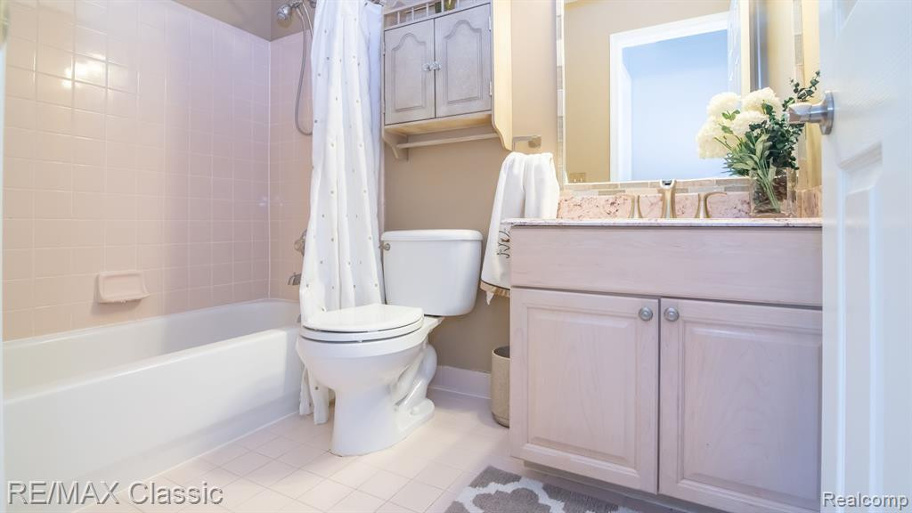 2163 FAIRWAY Circle, Canton, MI 48188 — Photo 33