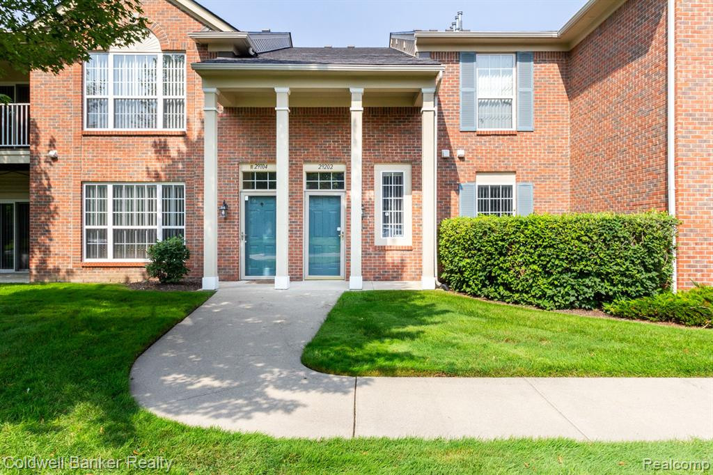 29202 Chesapeake Circle, Commerce Twp, MI 48390 — front exterior
