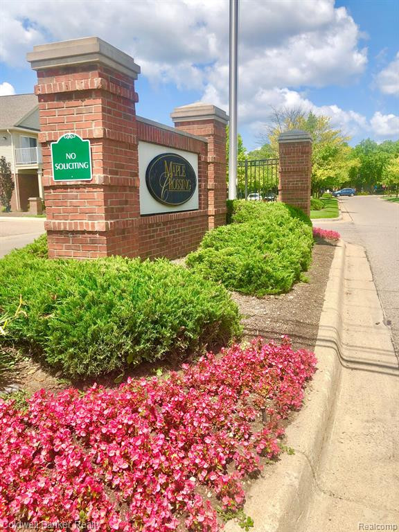 29202 Chesapeake Circle, Commerce Twp, MI 48390 — Photo 2