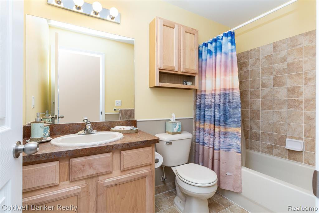 29202 Chesapeake Circle, Commerce Twp, MI 48390 — Photo 29