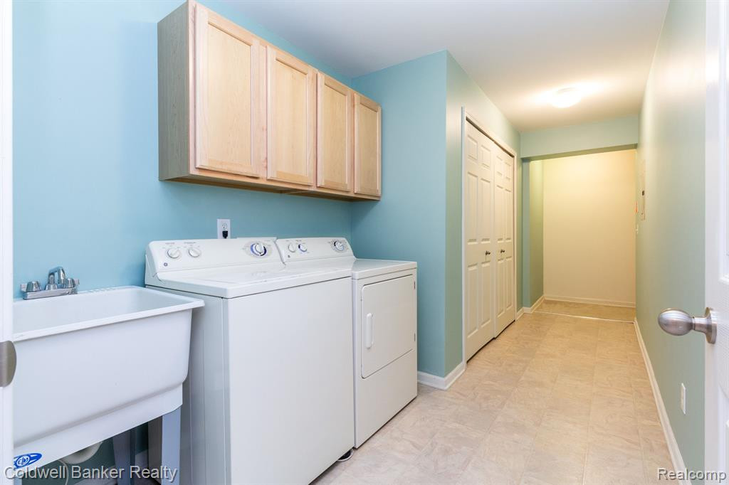 29202 Chesapeake Circle, Commerce Twp, MI 48390 — Photo 31