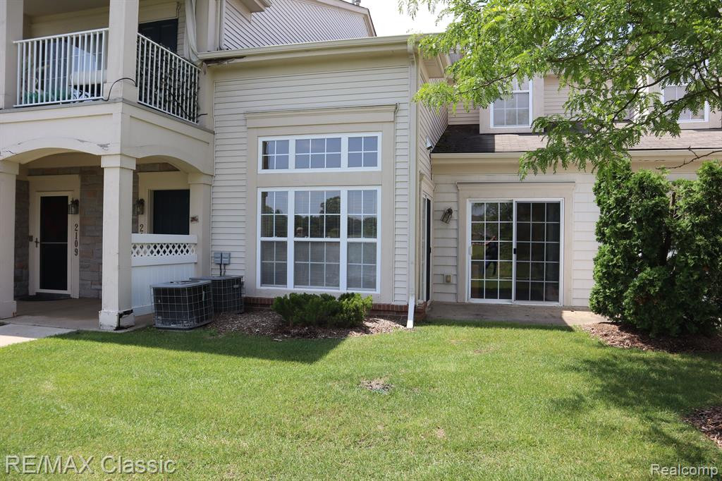 2107 TRAILWAY Court, Commerce Twp, MI 48390 — front exterior