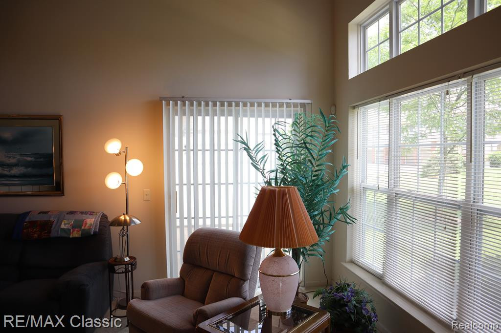 2107 TRAILWAY Court, Commerce Twp, MI 48390 — Photo 3