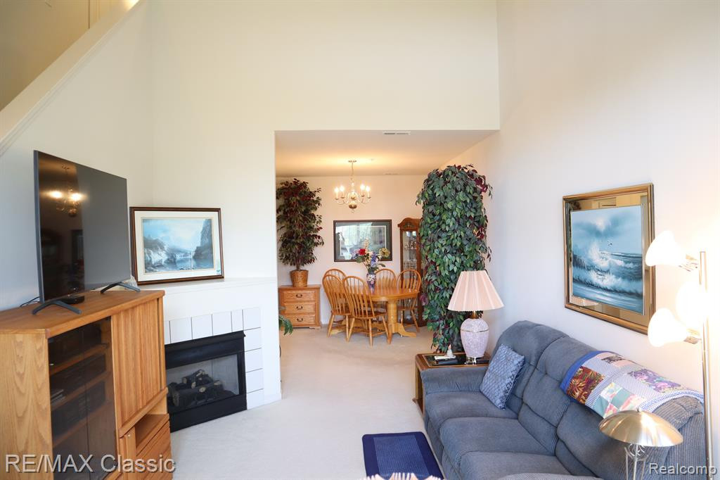 2107 TRAILWAY Court, Commerce Twp, MI 48390 — Photo 4
