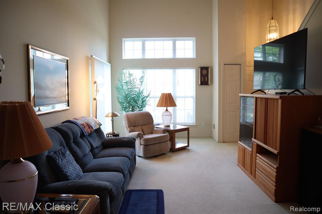 2107 TRAILWAY Court, Commerce Twp, MI 48390 — Photo 5