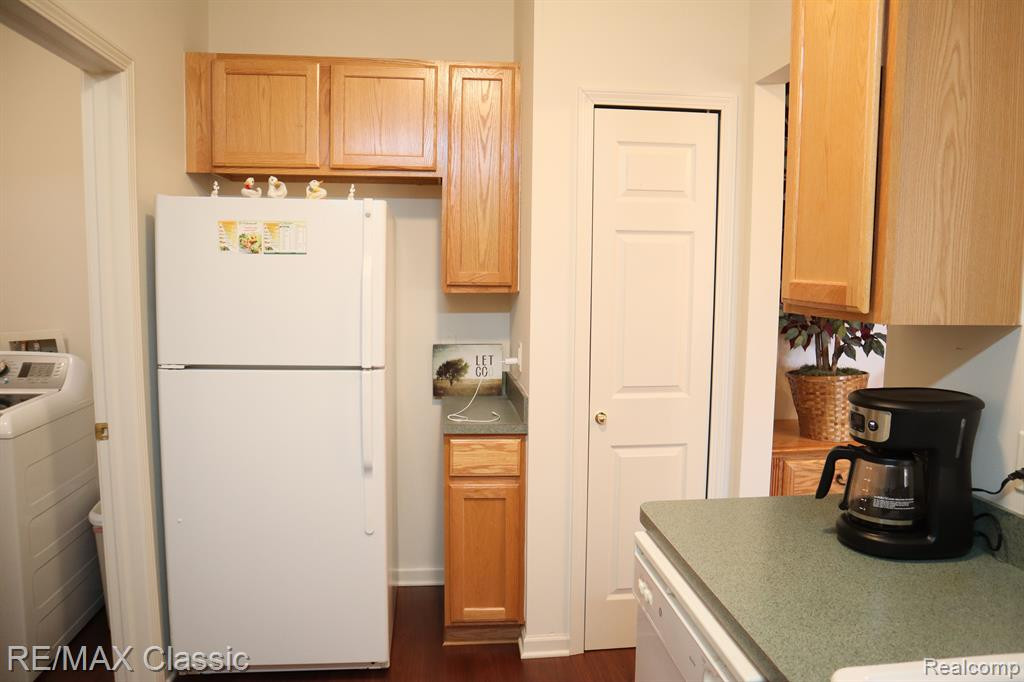 2107 TRAILWAY Court, Commerce Twp, MI 48390 — Photo 10