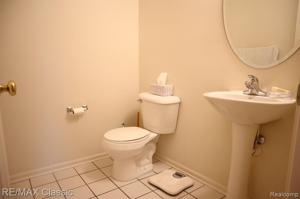 2107 TRAILWAY Court, Commerce Twp, MI 48390 — Photo 14