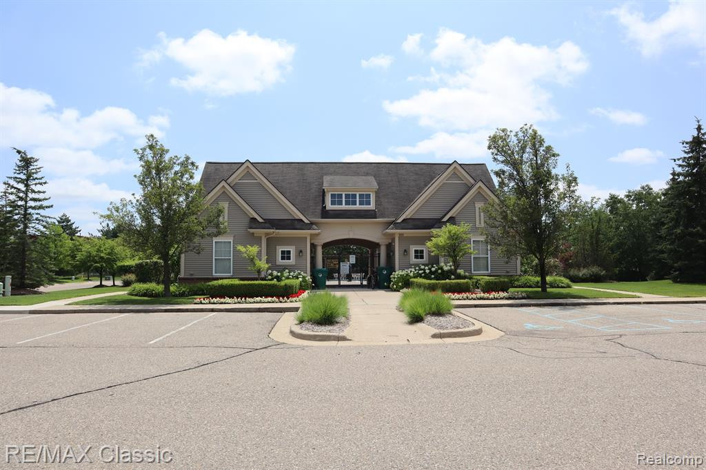 2107 TRAILWAY Court, Commerce Twp, MI 48390 — Photo 30