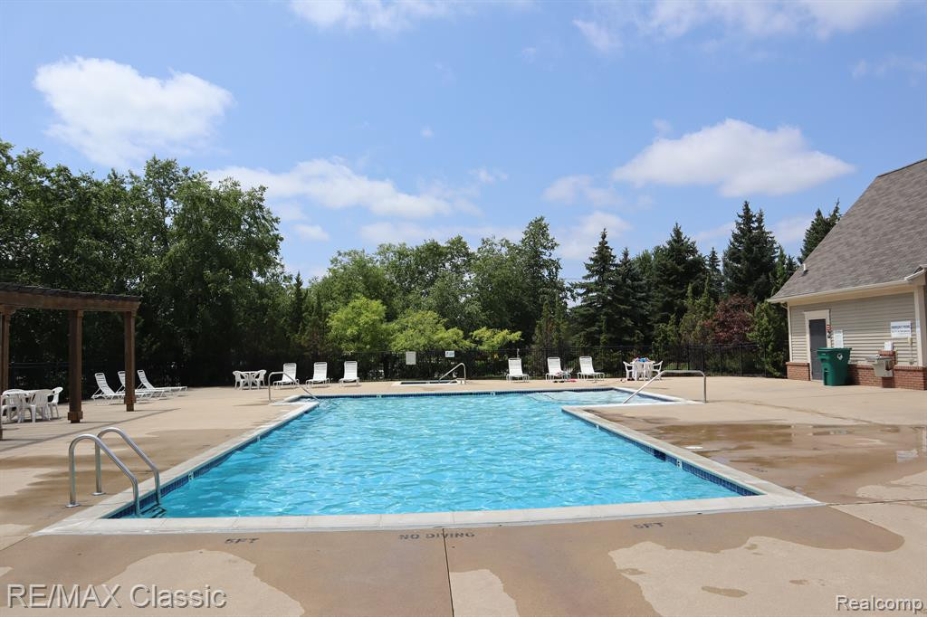 2107 TRAILWAY Court, Commerce Twp, MI 48390 — Photo 31