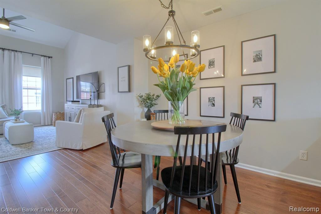 1172 FOUNTAIN VIEW Circle, South Lyon, MI 48178 — Photo 14