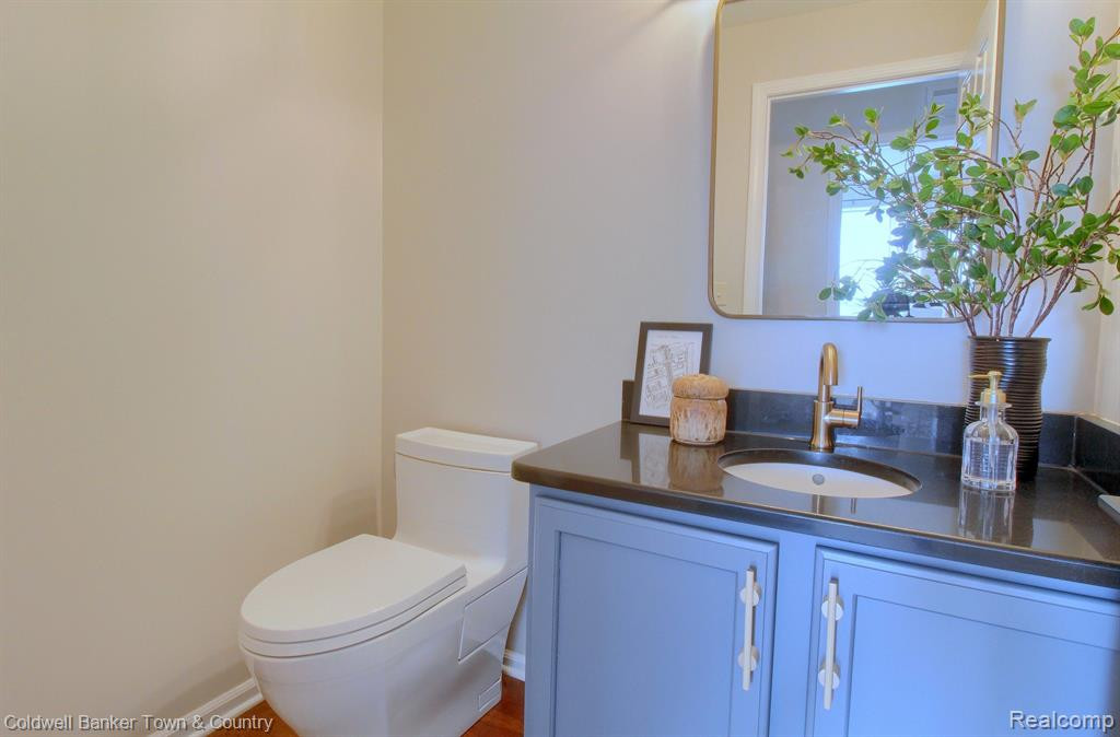 1172 FOUNTAIN VIEW Circle, South Lyon, MI 48178 — Photo 15